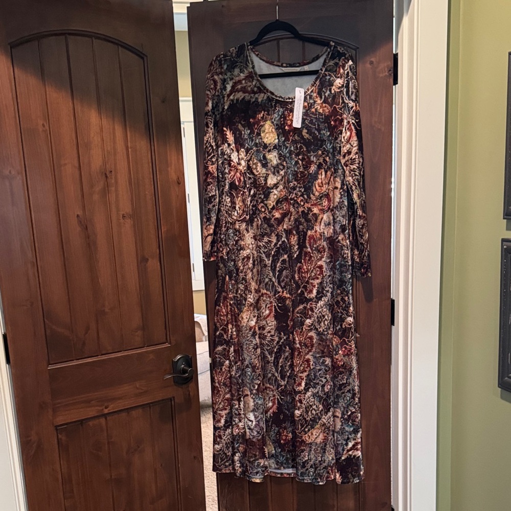 Soft SurroundingsElegant Multicolor Floral Dress